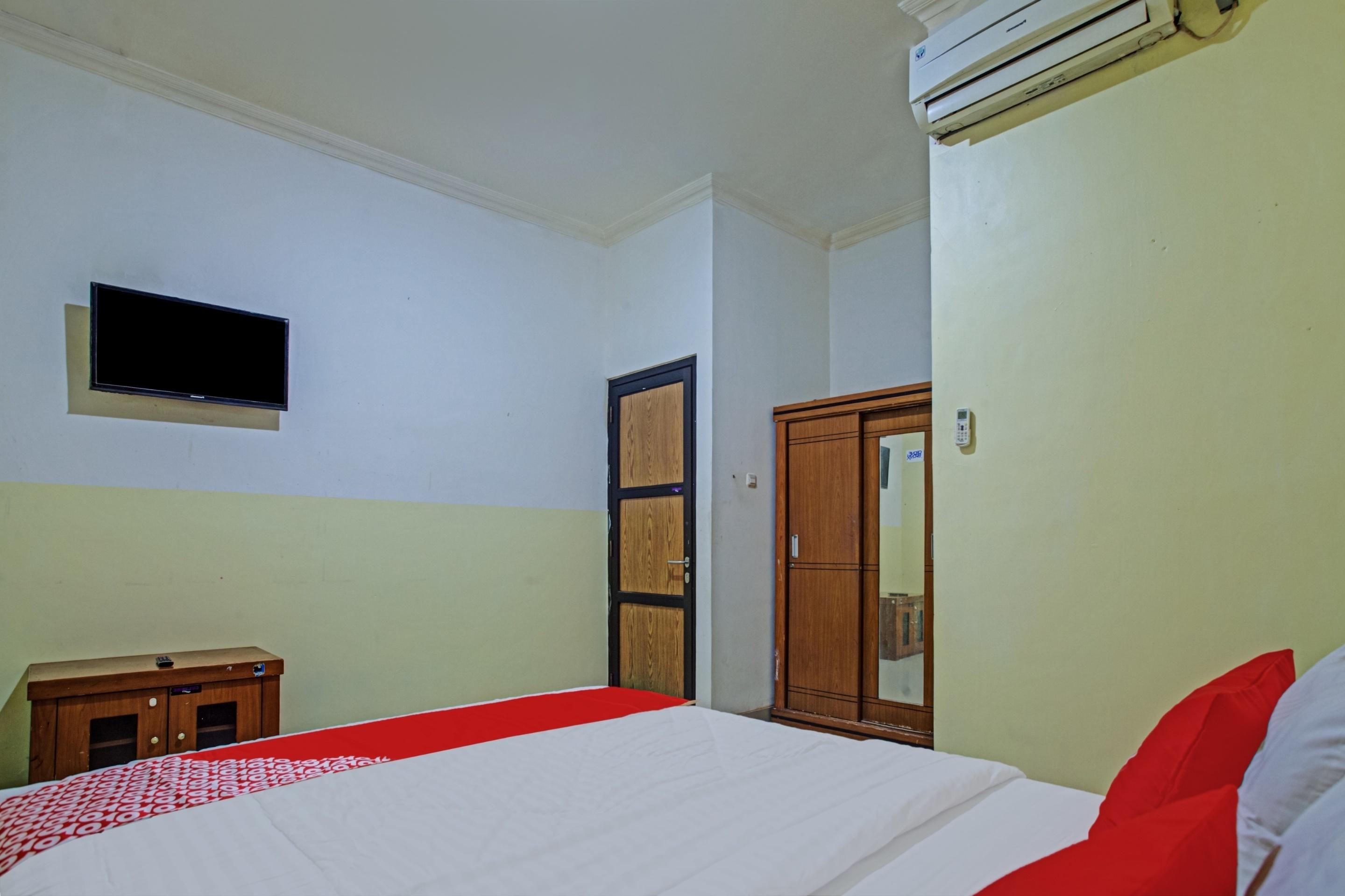 Oyo 3883 The Red Hotel Bogor Bagian luar foto